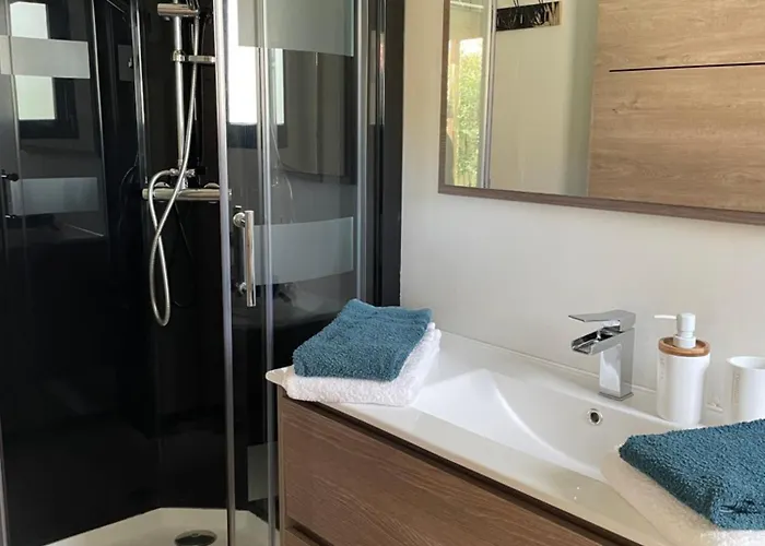 Maison 4 Chbs Avec Jacuzzi, Au Pied De La Piste Cyclable